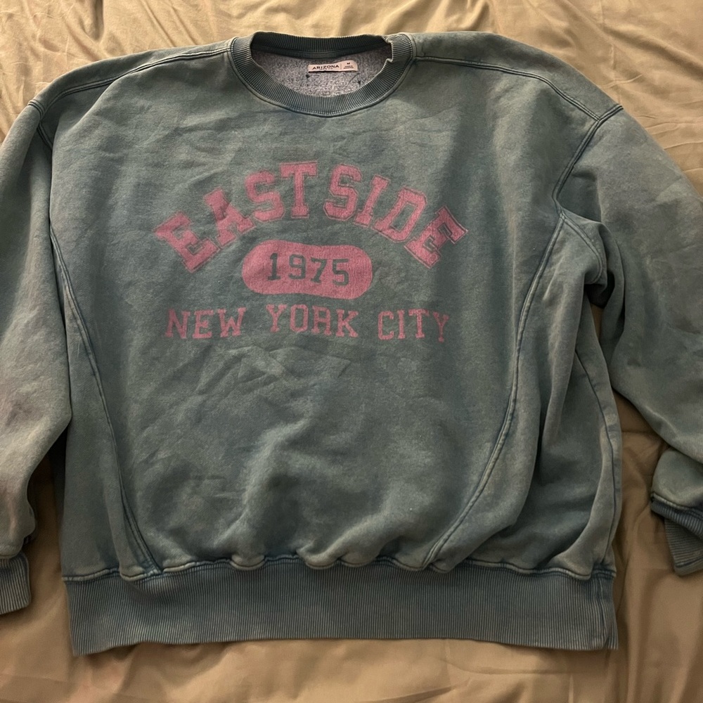Arizona jean co size medium green new york crewneck